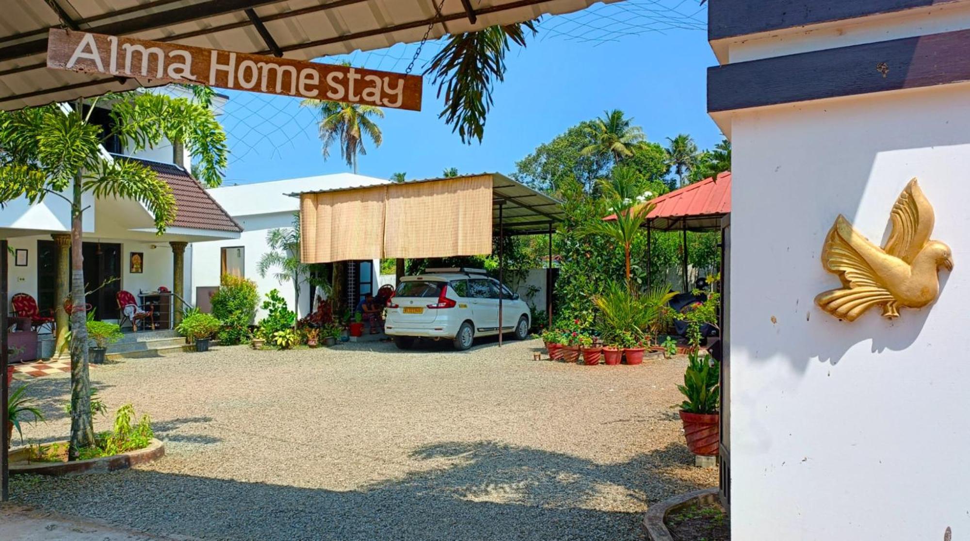 Alma Homestay Mararikulam Εξωτερικό φωτογραφία