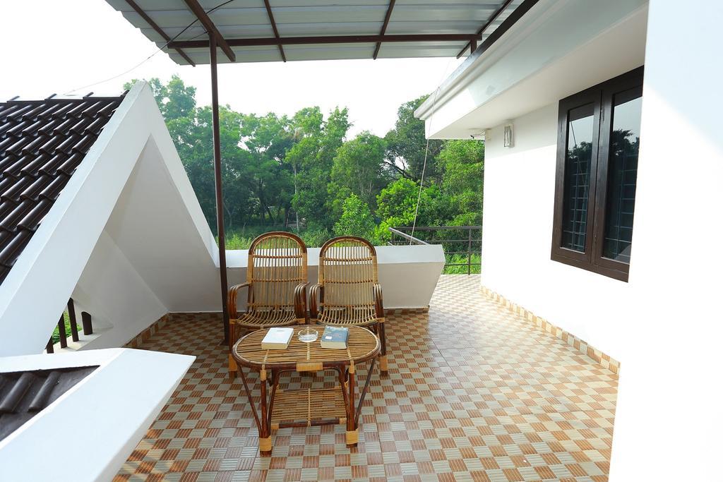 Alma Homestay Mararikulam Εξωτερικό φωτογραφία